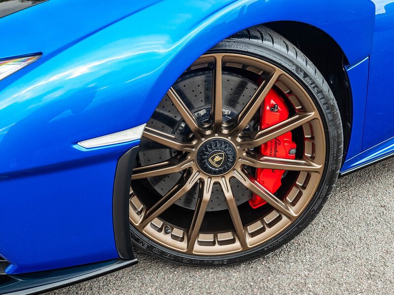 Lamborghini Huracan STO - Large 17