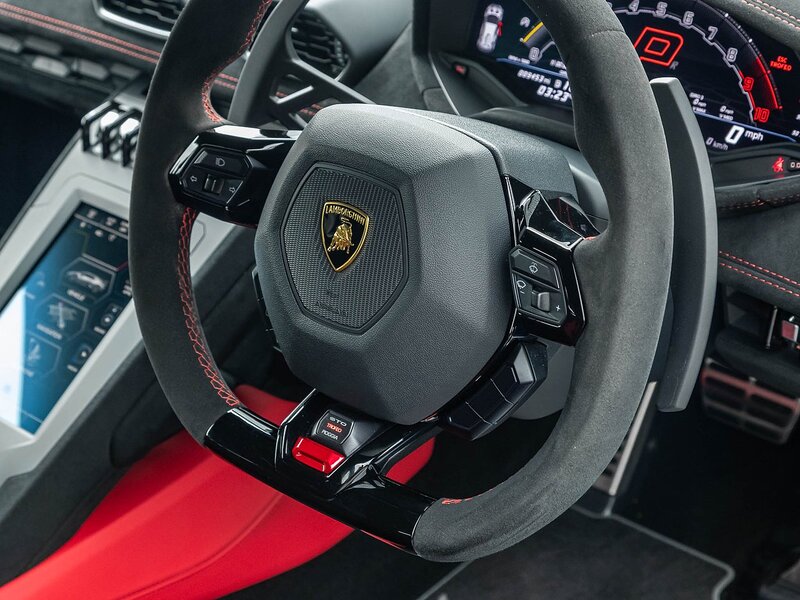 Lamborghini Huracan STO - Large 26