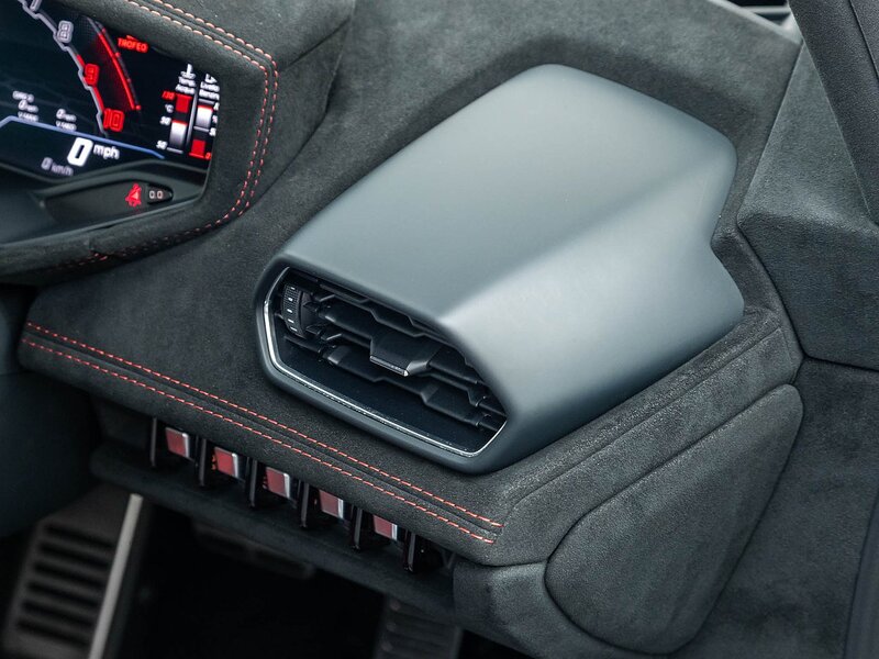 Lamborghini Huracan STO - Large 29