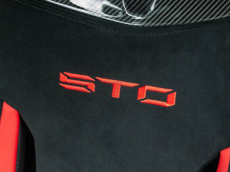Lamborghini Huracan STO - Large 35