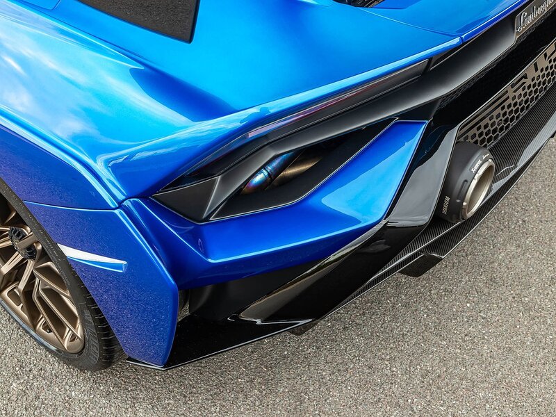 Lamborghini Huracan STO - Large 40