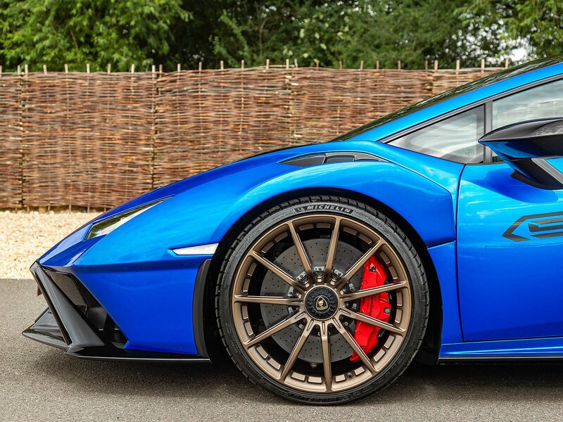 Lamborghini Huracan STO - Large 57