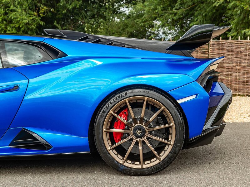Lamborghini Huracan STO - Large 58