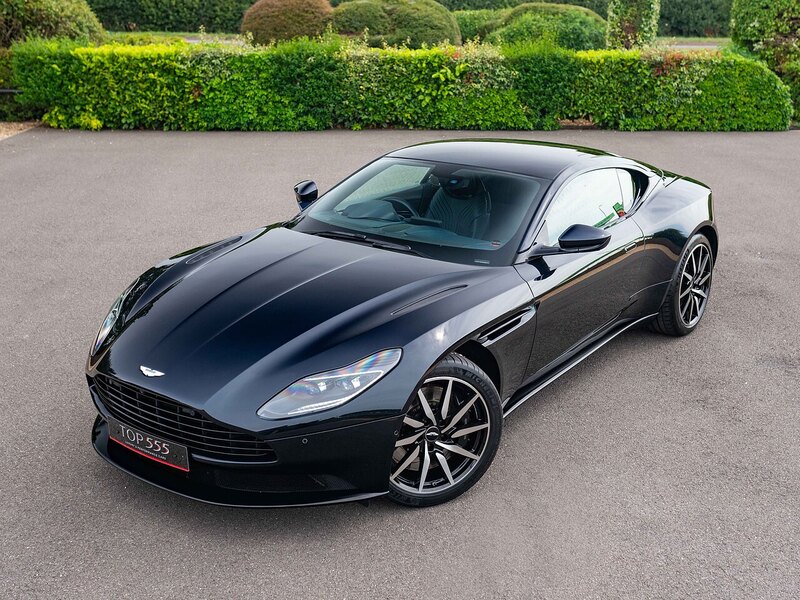 Aston Martin DB11 V8 Coupe - Large 6