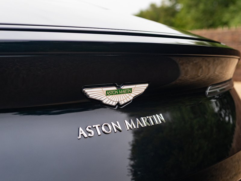 Aston Martin DB11 V8 Coupe - Large 15