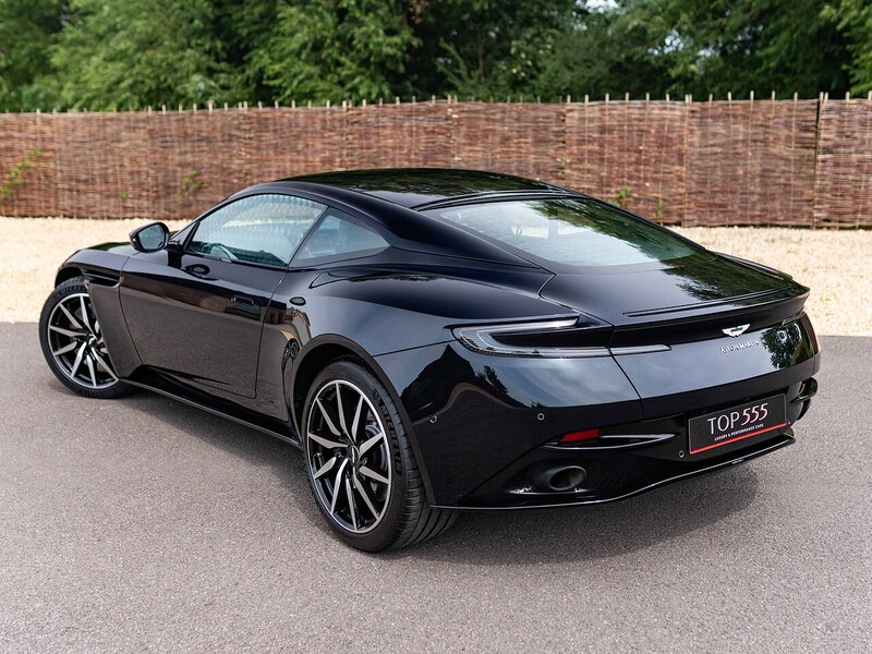 Aston Martin DB11 V8 Coupe - Large 11