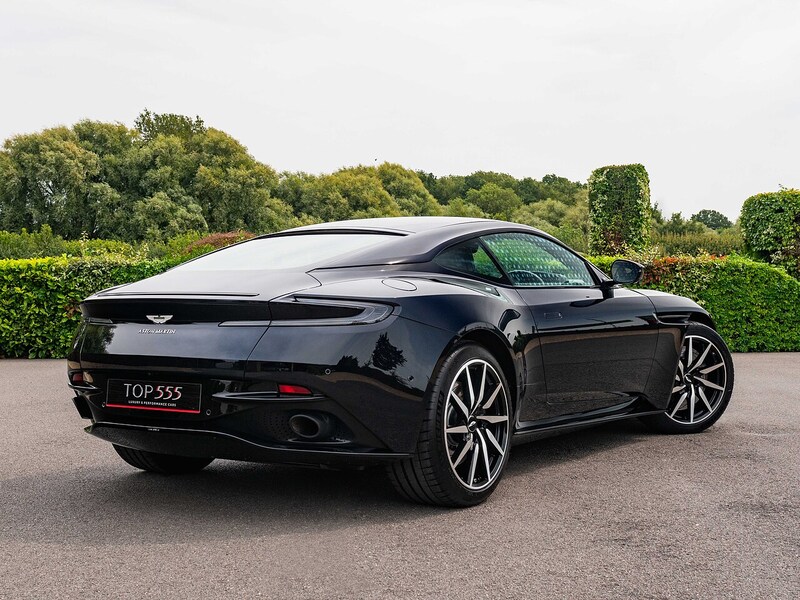 Aston Martin DB11 V8 Coupe - Large 12