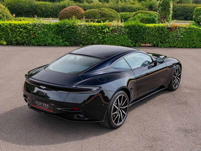 Aston Martin DB11 V8 Coupe - Large 19