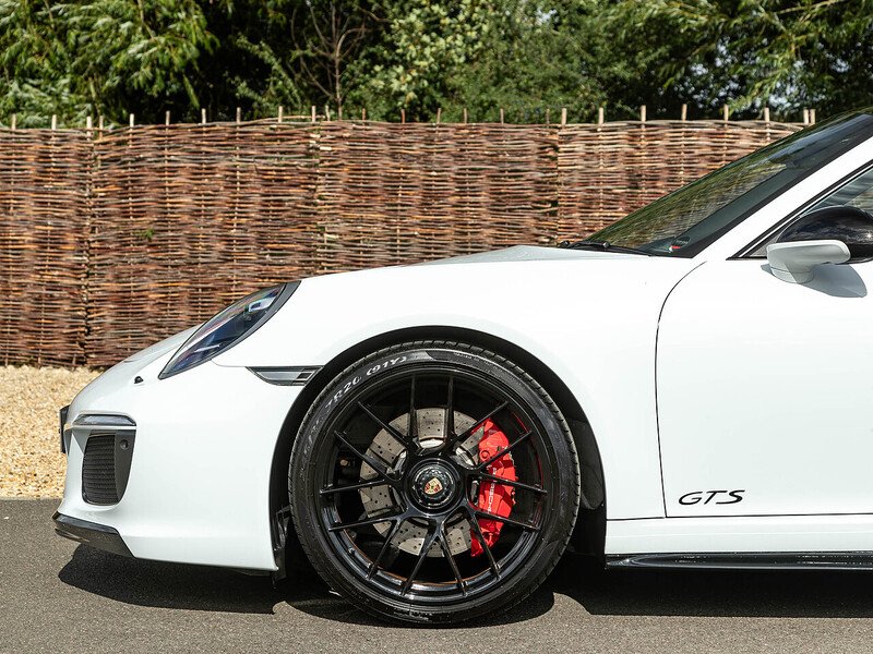 Porsche 911 Carrera GTS 3.0 PDK (991.2) - Large 6