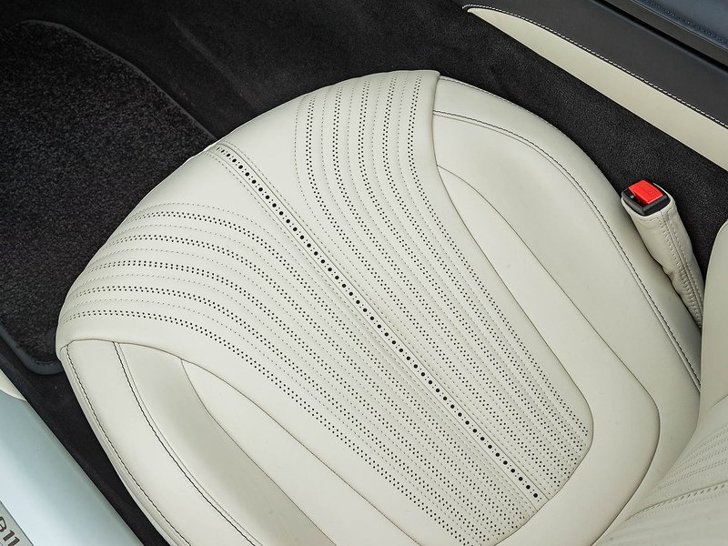 Aston Martin DB11 V8 Volante 4.0 - 2022 Model (528 BHP) - Large 42