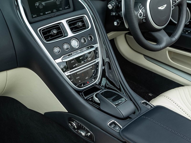 Aston Martin DB11 V8 Volante 4.0 - 2022 Model (528 BHP) - Large 43