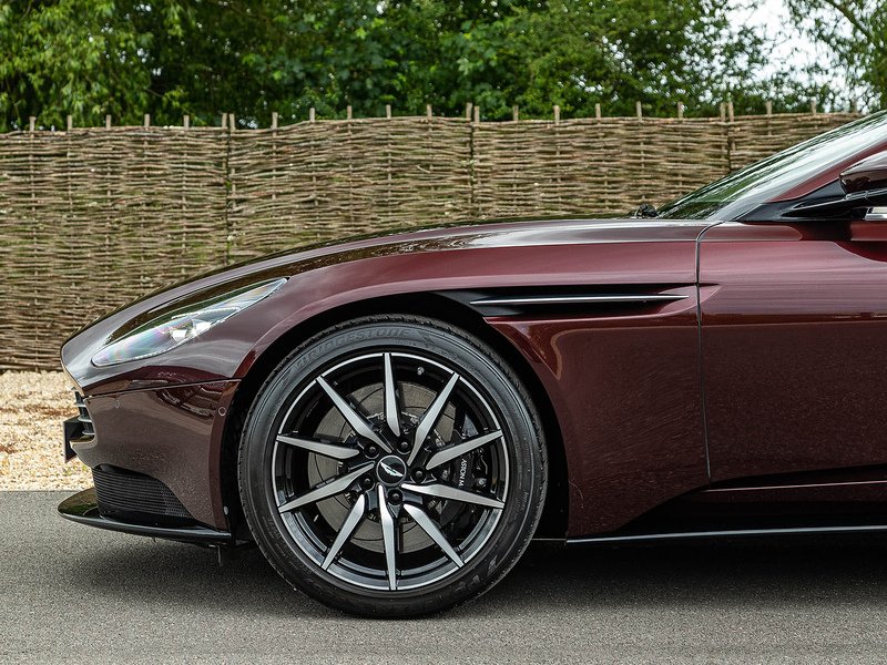 Aston Martin DB11 V8 Volante 4.0 - 2022 Model (528 BHP) - Large 61