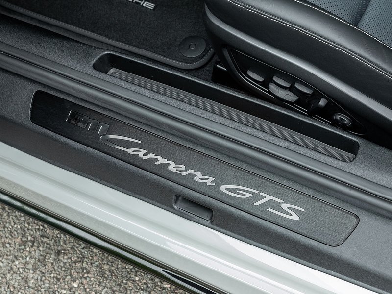 Porsche 911 (992.1) Carrera GTS Coupe - Large 16