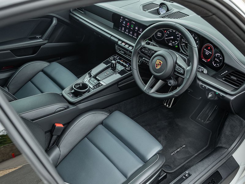Porsche 911 (992.1) Carrera GTS Coupe - Large 1
