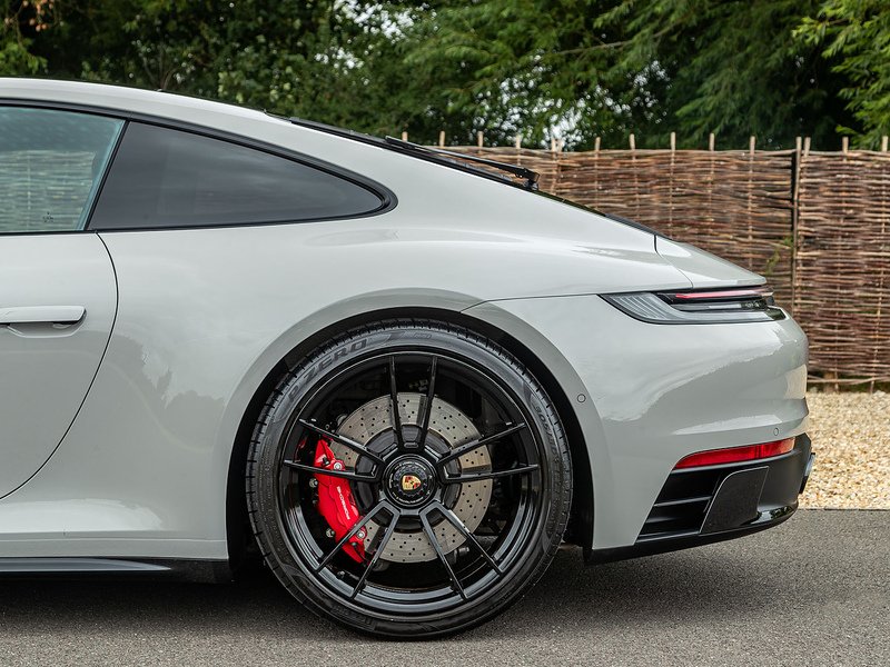 Porsche 911 (992.1) Carrera GTS Coupe - Large 38