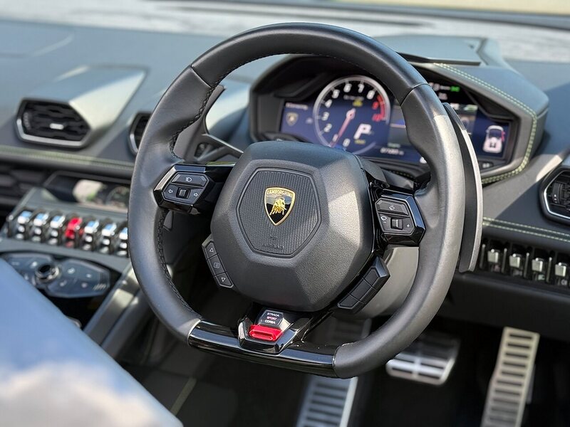 Lamborghini Huracan LP 610-4 Spyder - Large 29