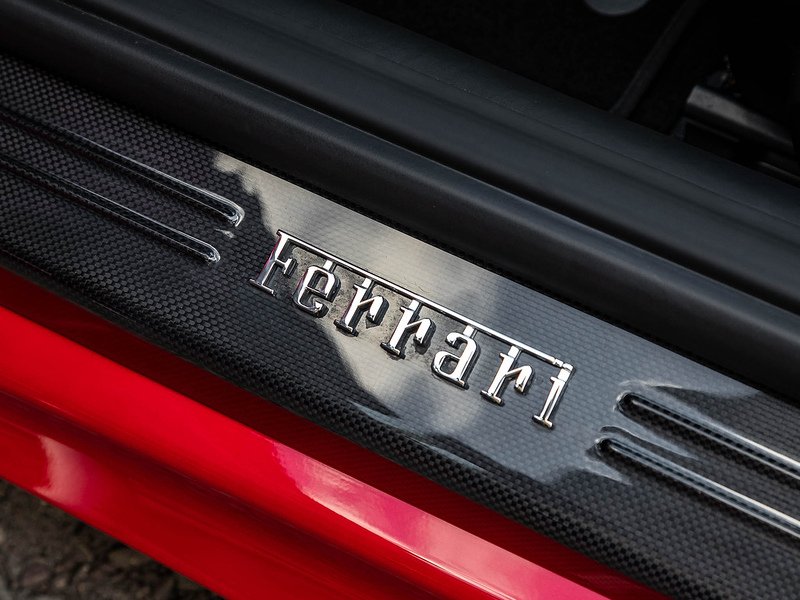 Ferrari F12 Berlinetta - Large 36