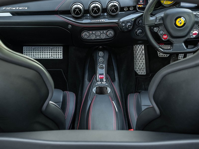 Ferrari F12 Berlinetta - Large 47