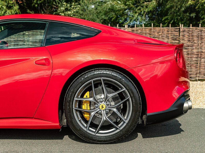 Ferrari F12 Berlinetta - Large 8