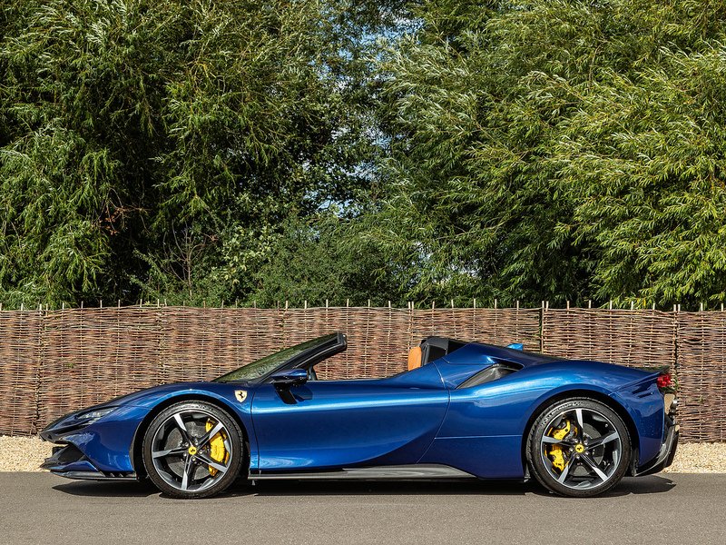 Ferrari SF90 Spider - Large 4