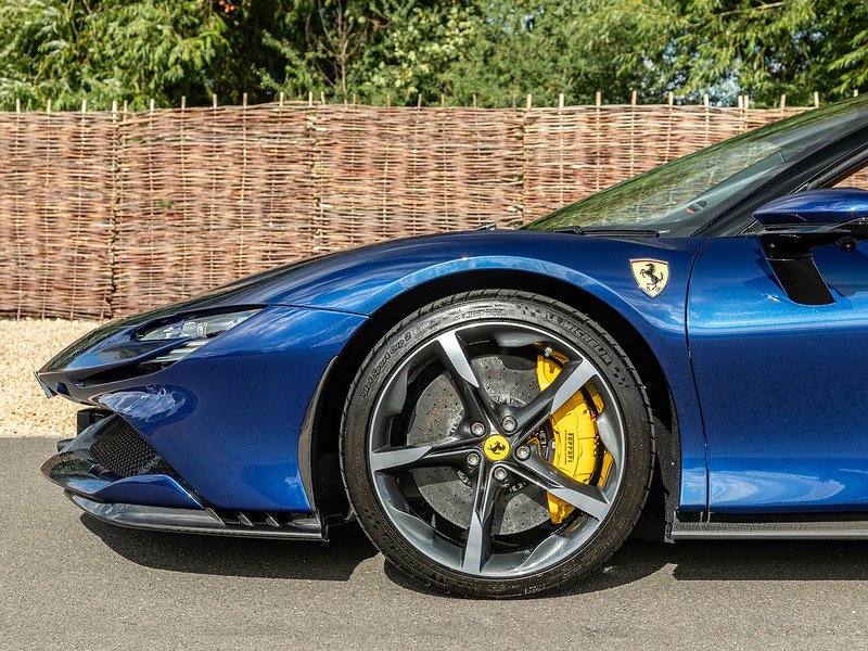 Ferrari SF90 Spider - Large 12