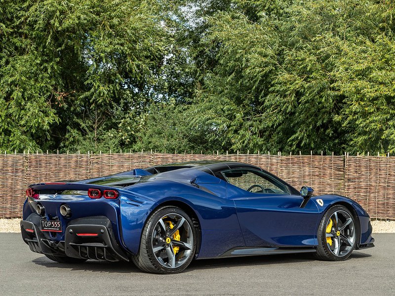 Ferrari SF90 Spider - Large 11