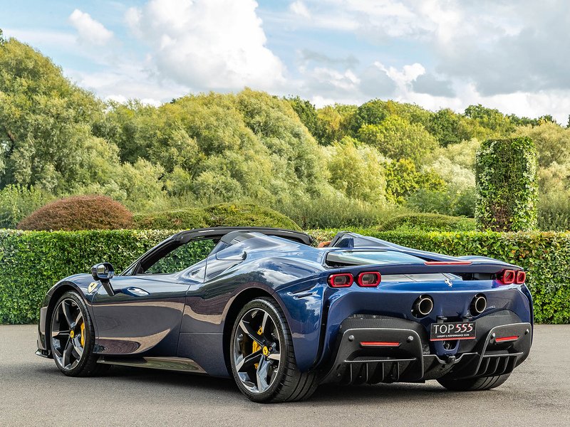 Ferrari SF90 Spider - Large 34