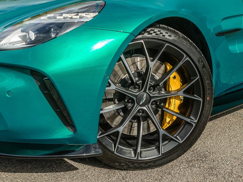 Aston Martin Vantage V8 - Large 16