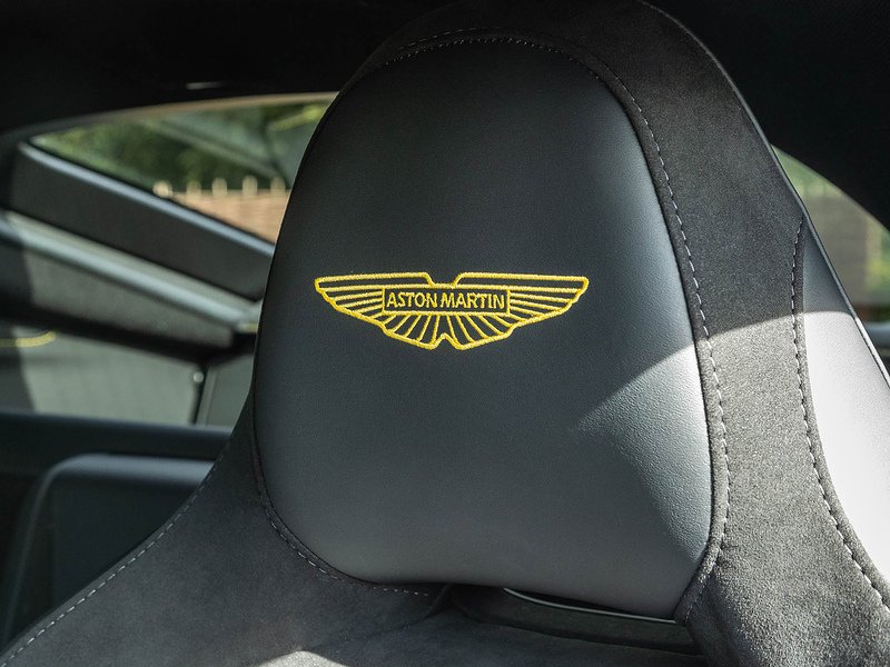 Aston Martin Vantage V8 - Large 33