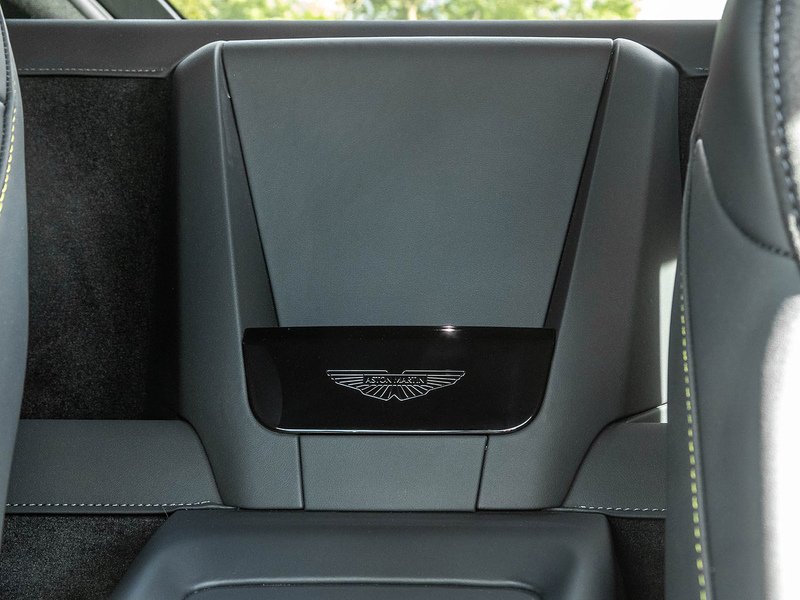 Aston Martin Vantage V8 - Large 35