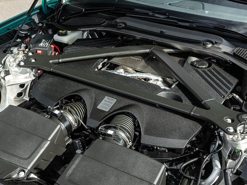 Aston Martin Vantage V8 - Large 45