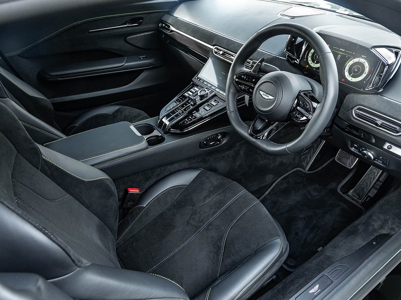 Aston Martin Vantage V8 - Large 1