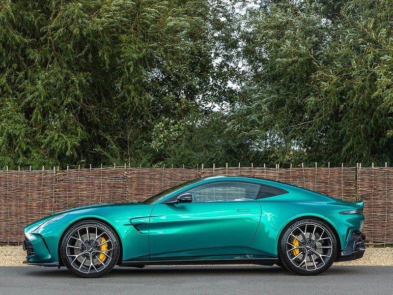 Aston Martin Vantage V8 - Large 2