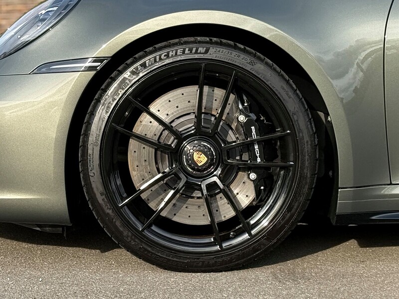 Porsche 992 Targa 4 GTS - Large 7