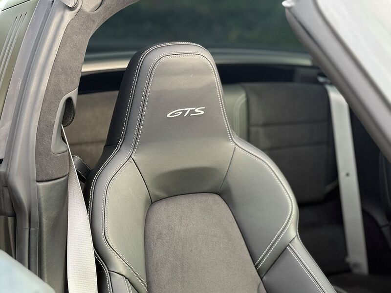 Porsche 992 Targa 4 GTS - Large 9