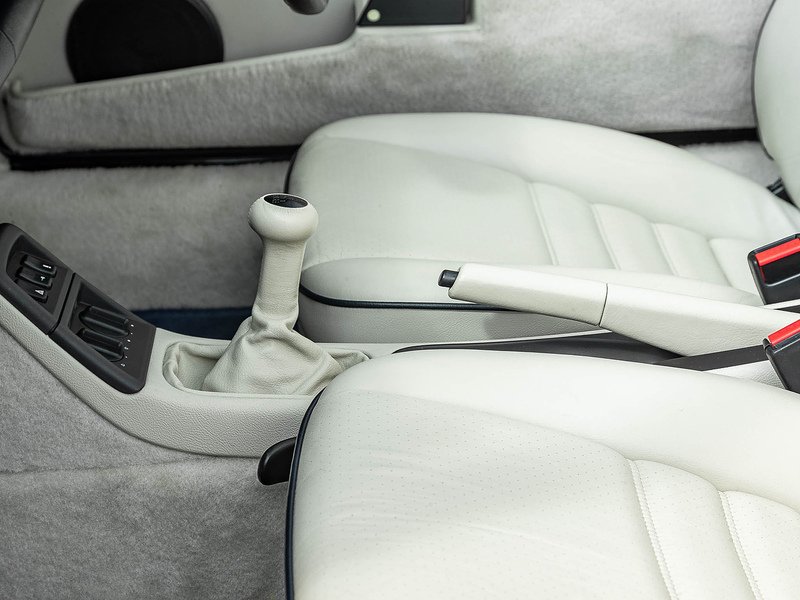 Porsche 911 (964) Carrera 4 Targa  - U5729