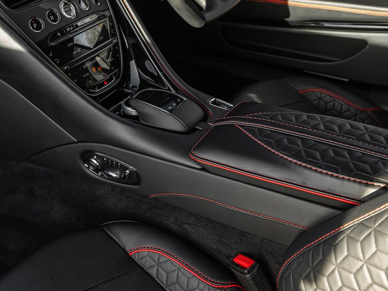 Aston Martin DBS Superleggera V12  - U5796