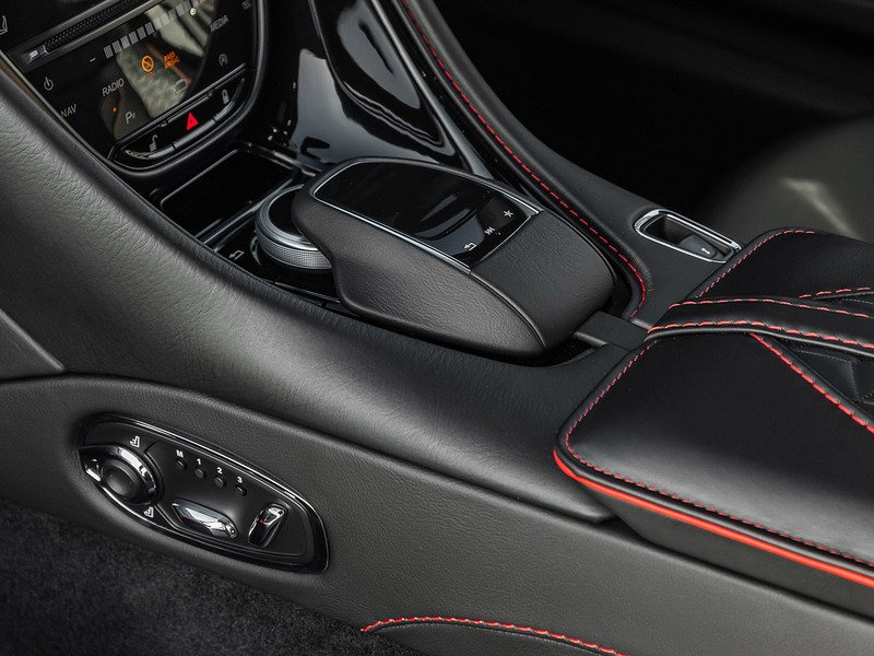 Aston Martin DBS Superleggera V12  - U5796