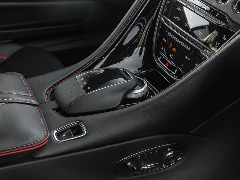 Aston Martin DBS Superleggera V12  - U5796