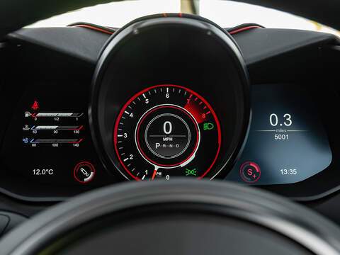 Aston Martin DBS Superleggera V12  - U5796