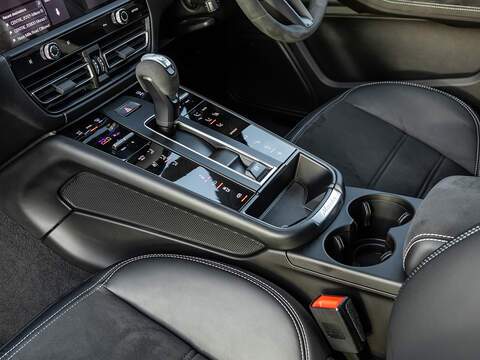 Porsche Macan GTS  - U5800