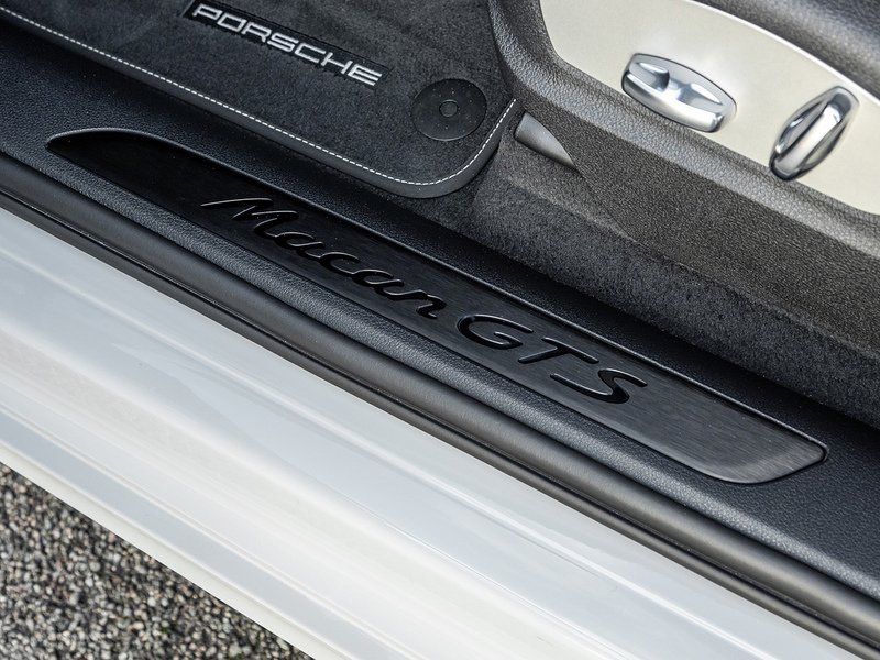 Porsche Macan GTS  - U5800