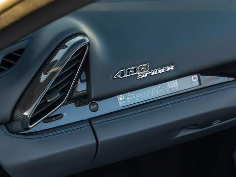 Ferrari 488 Spider  - U5801