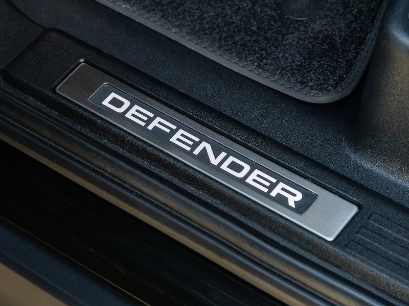 Land Rover Defender 110 3.0 D250 XS Edition  - U5808