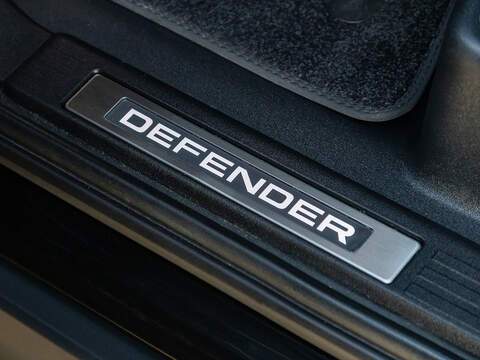 Land Rover Defender 110 3.0 D250 XS Edition  - U5808