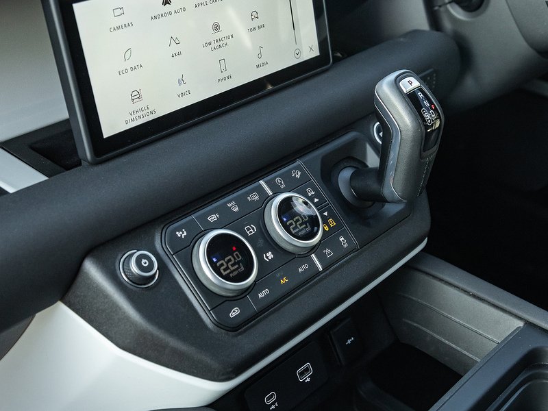 Land Rover Defender 110 3.0 D250 XS Edition  - U5808