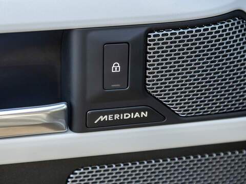 Land Rover Defender 110 3.0 D250 XS Edition  - U5808