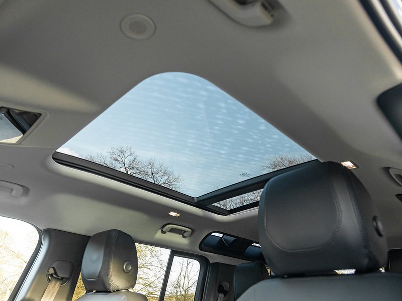 Land Rover Defender 110 3.0 D250 XS Edition  - U5808