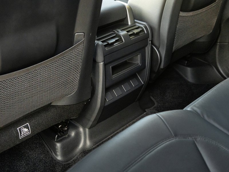 Land Rover Defender 110 3.0 D250 XS Edition  - U5808