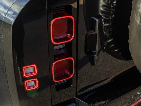 Land Rover Defender 110 3.0 D250 XS Edition  - U5808